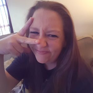 Meet your Posher, Deedee